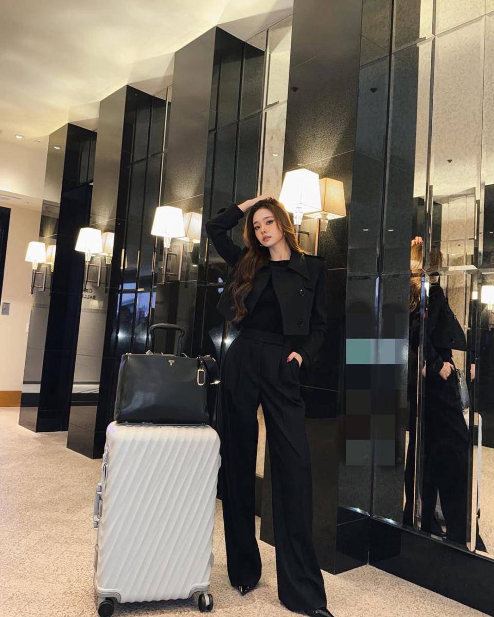 Song Jia (instagram.com/dear.zia)