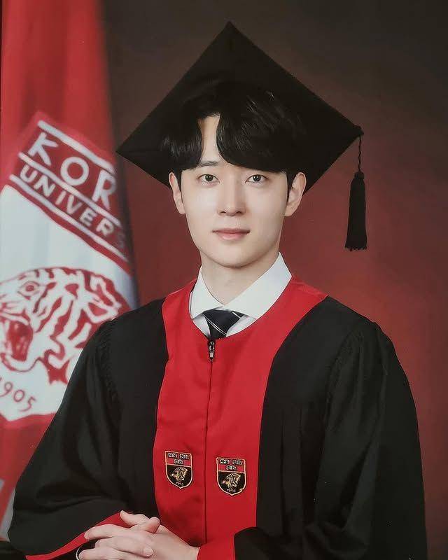 Kook Dong Ho (Instagram.com/donghokook)