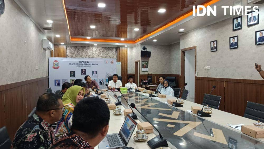 DPRD Kota Makassar melalui Komisi D menggelar rapat dengar pendapat (RDP) bersama Dinas Pendidikan Kota Makassar, Kamis (23/1/2025). IDN Times/Ashrawi Muin