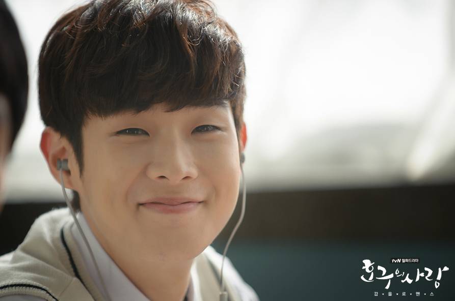 Choi Woo Shik di drama Ho Gu's Love (Dok. tvN/Ho Gu's Love)