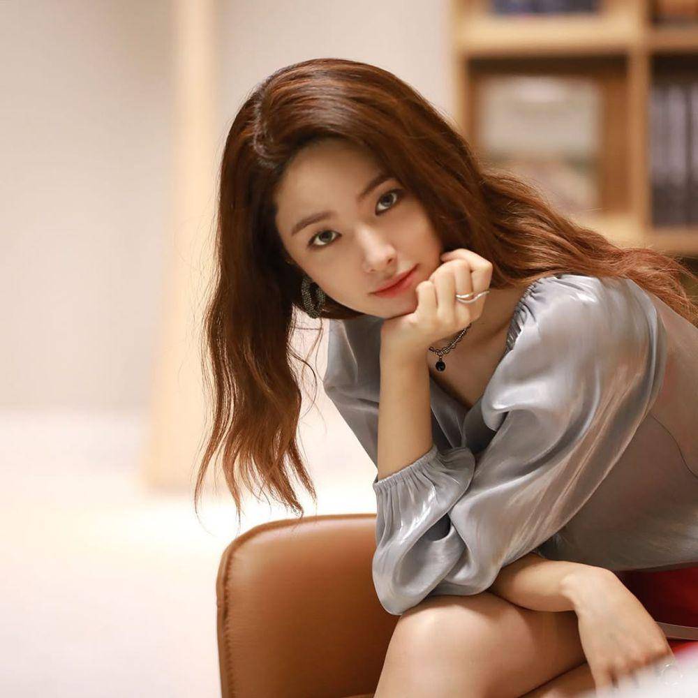 inspirasi makeup Ha Young (instagram.com/havv_y)