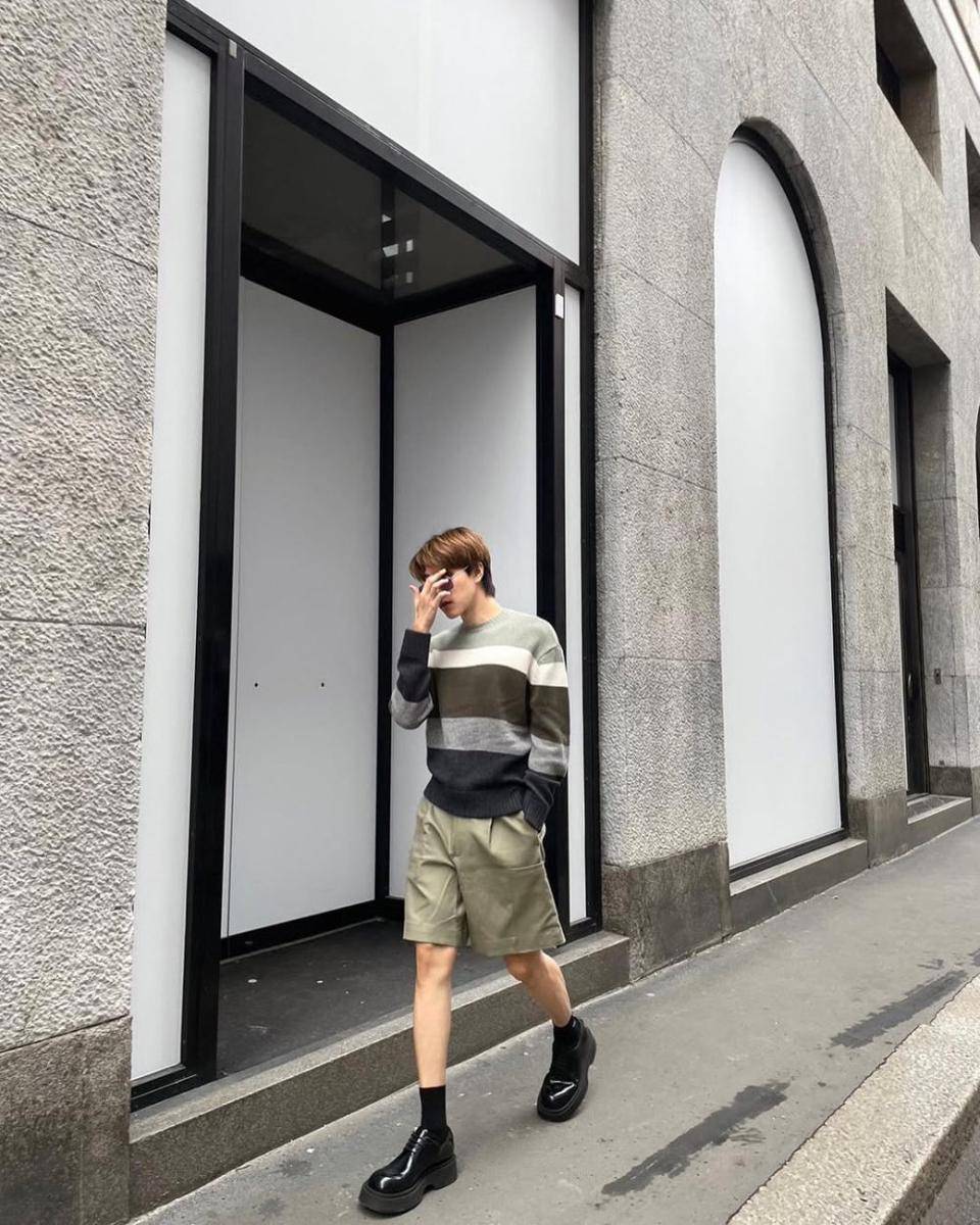 OOTD pakai sweatshirt ala Nani Hirunkit (instagram.com/hirunkit_)