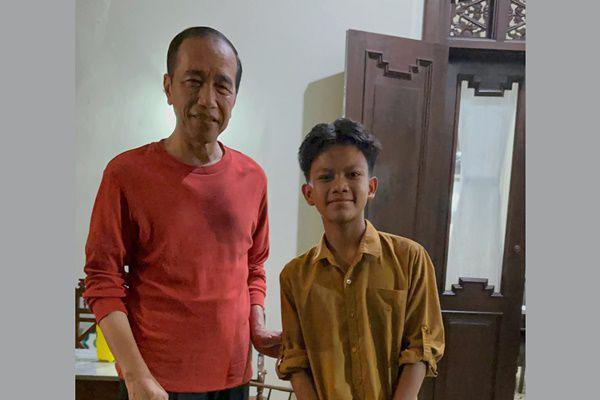 7 Potret Farel Prayoga Berkunjung ke Rumah Jokowi di Solo