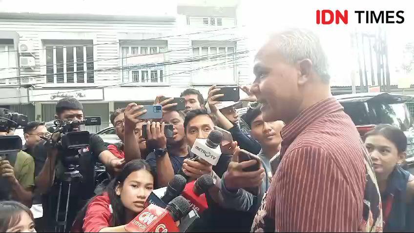 Ganjar Pranowo Dapat Potongan Tumpeng Ultah Megawati