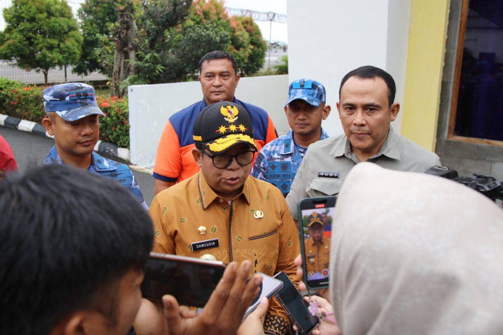 Pj Gubernur Lampung, Samsudin saat diwawancarai terkait modifikasi cuaca. (IDN Times/Istimewa)