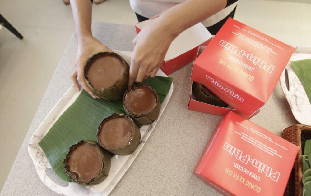 Melihat Produksi Kue Bakul Phin Phin dengan Resep Turun Temurun