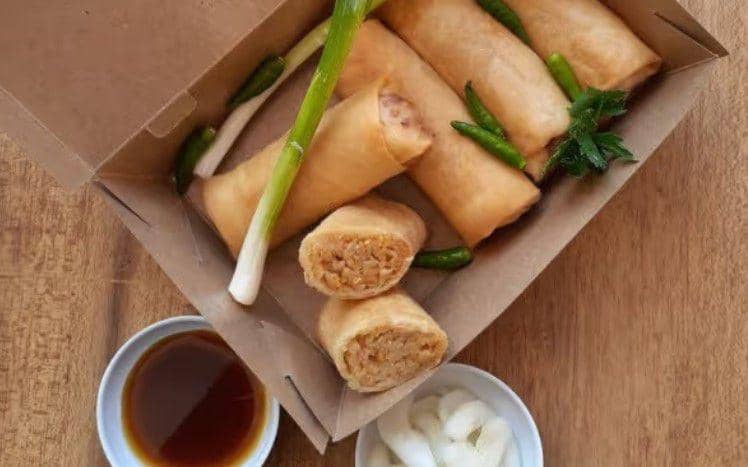 Ilustrasi Lunpia Semarang kering (Sumber: idntimes.com)