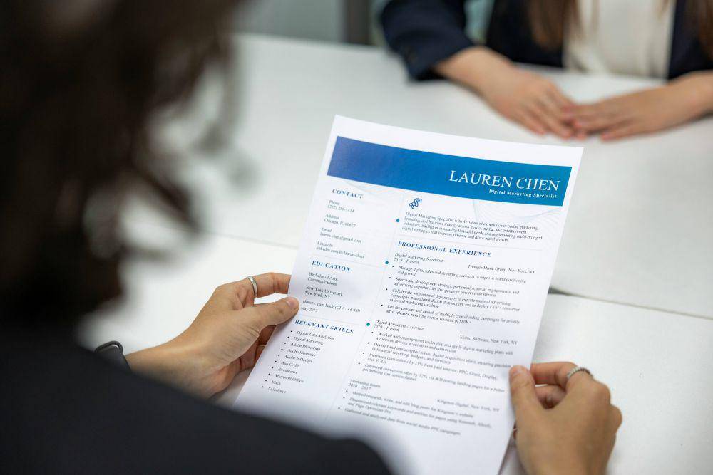 ilustrasi curriculum vitae (unsplash.com/Resume Genius)