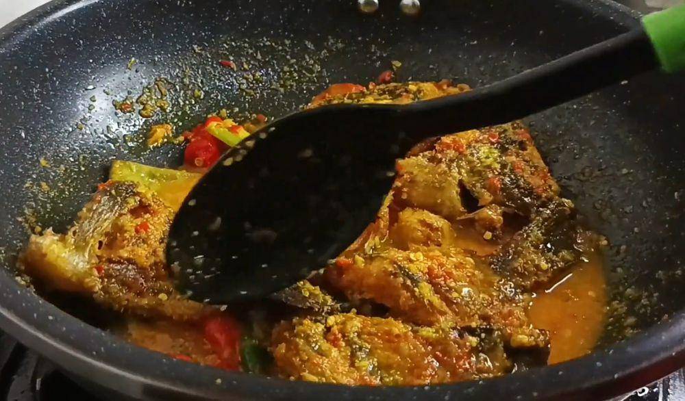 ilustrasi memasak pesmol ikan nila (YouTube.com/Fanny cooking)
