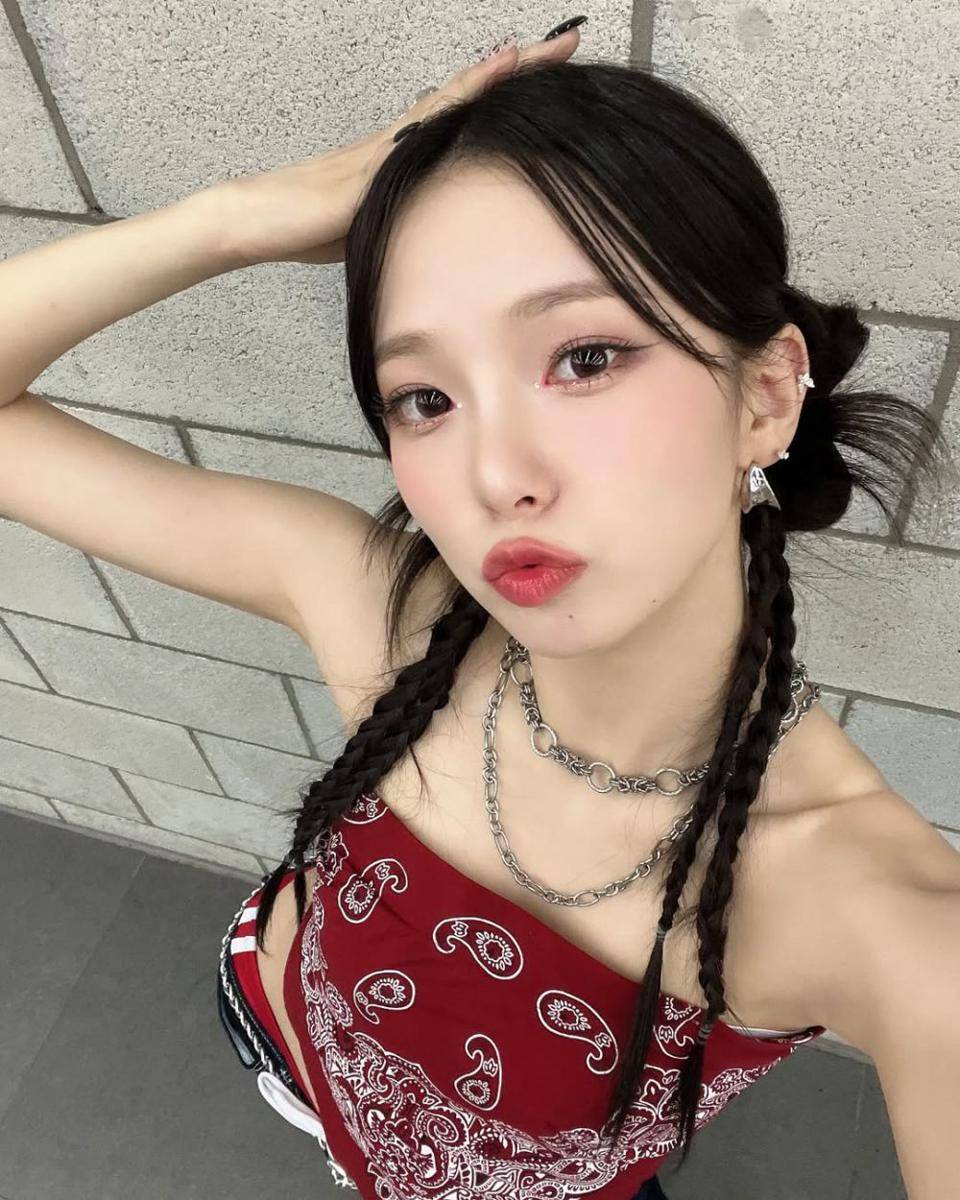 Kep1er (instagram.com/official.kep1er)
