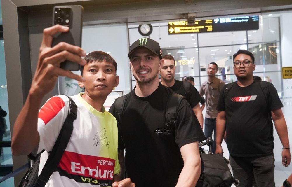 2 Pembalap Pertamina Enduro VR46 Tiba di Jakarta, Ada Apa?