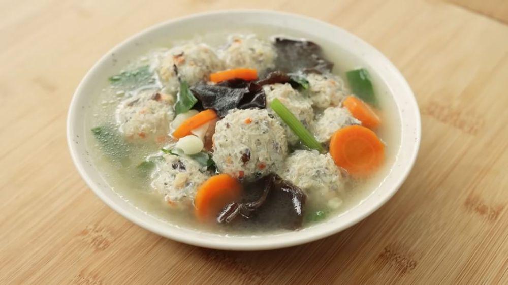 Resep Sup Bakso Lohua ala Chef Devina, Comfort Food di Musim Hujan