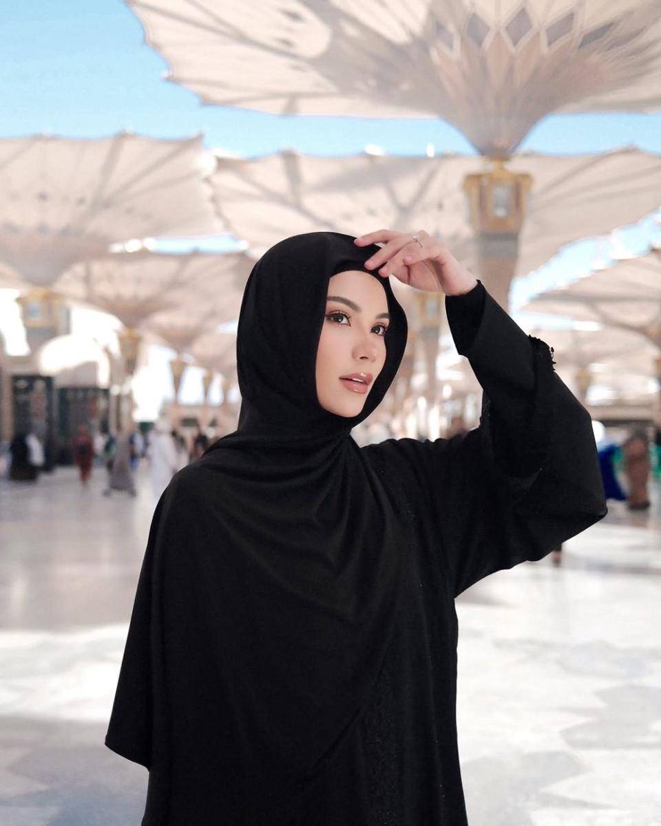 Alyssa Daguise di Masjid Nabawi (instagram.com/alyssadaguise)