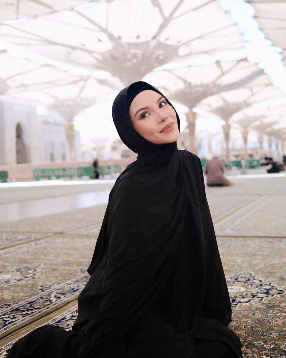 Alyssa Daguise di Masjid Nabawi (instagram.com/alyssadaguise)