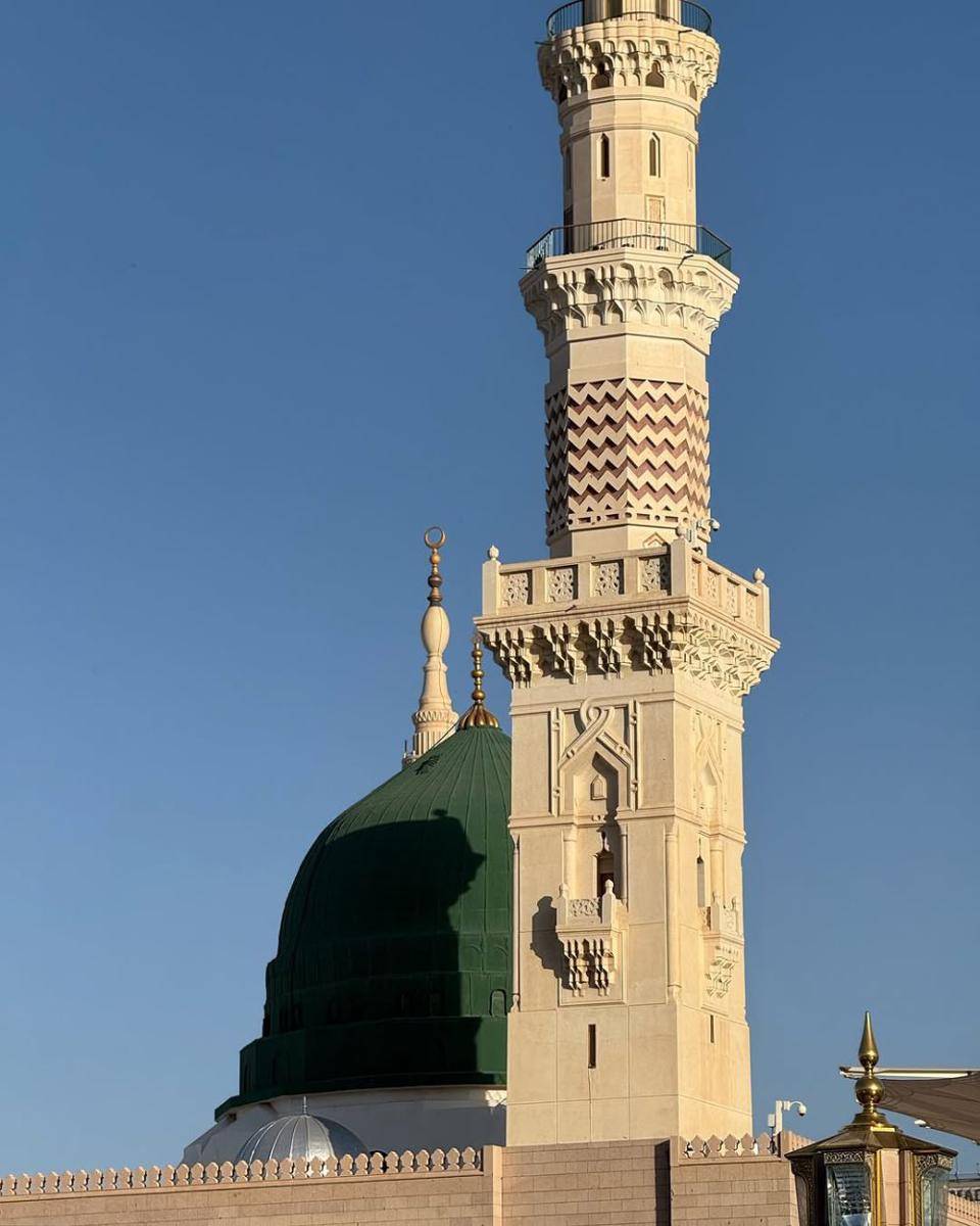 Alyssa Daguise di Masjid Nabawi (instagram.com/alyssadaguise)