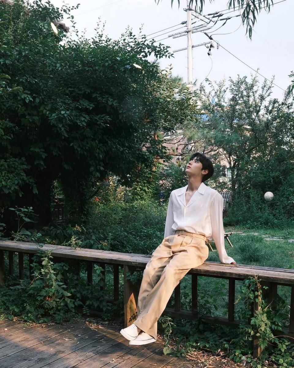 Hwang Min Hyun (instagram.com/optimushwang)
