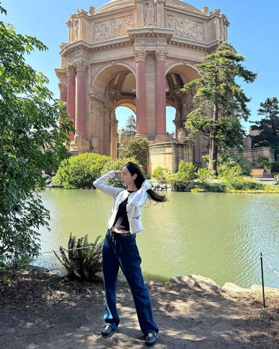 ide style liburan ala Jessica Jung (instagram.com/jessica.syj)
