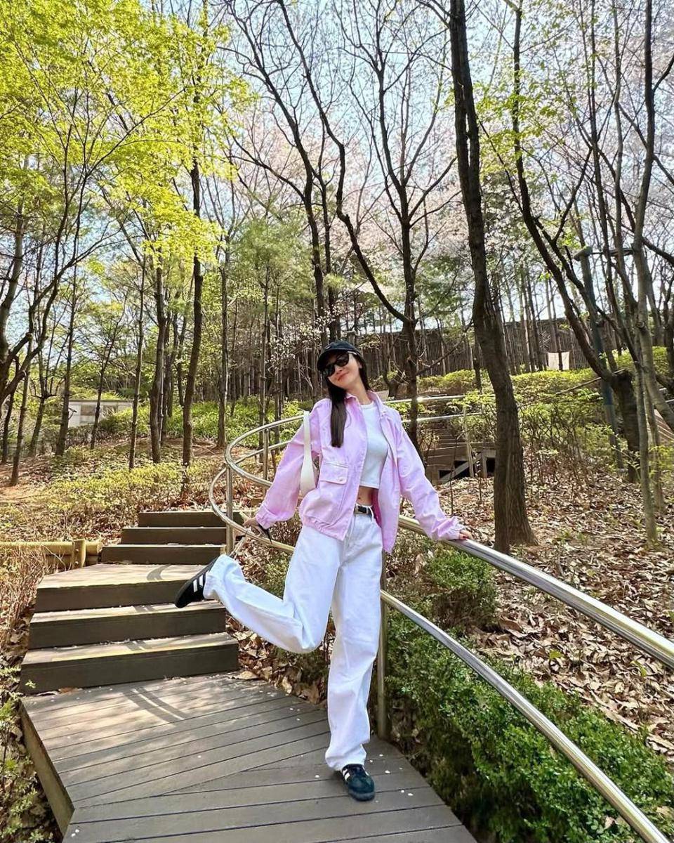 ide style liburan ala Jessica Jung (instagram.com/jessica.syj)