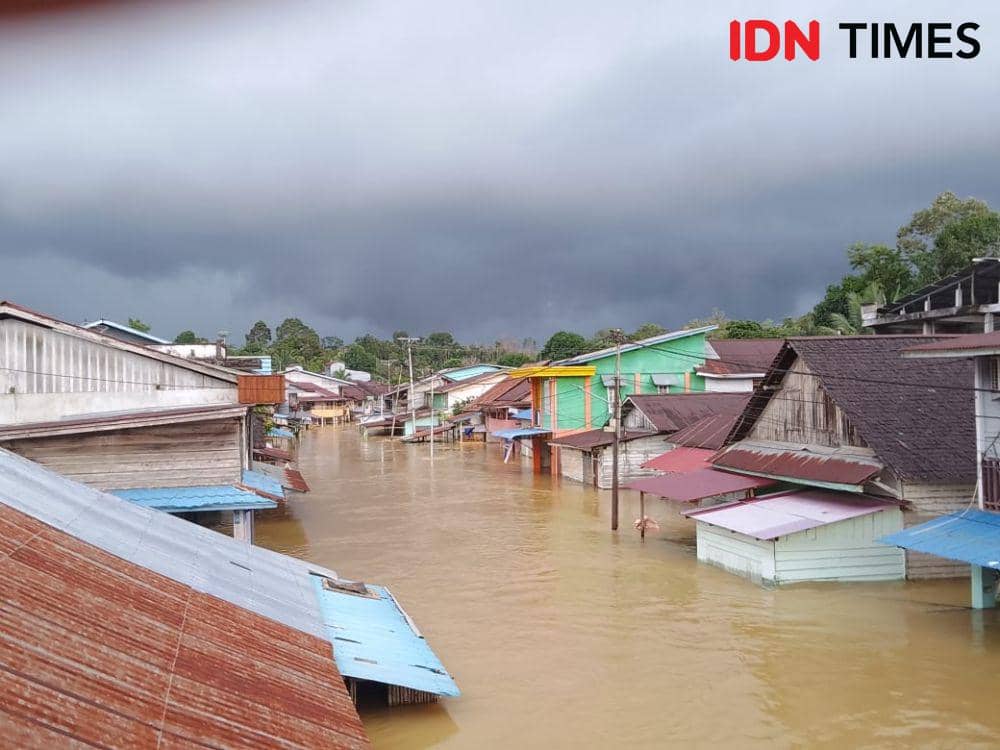 Kondisi banjir di Kabupaten Landak. (IDN Times/istimewa).