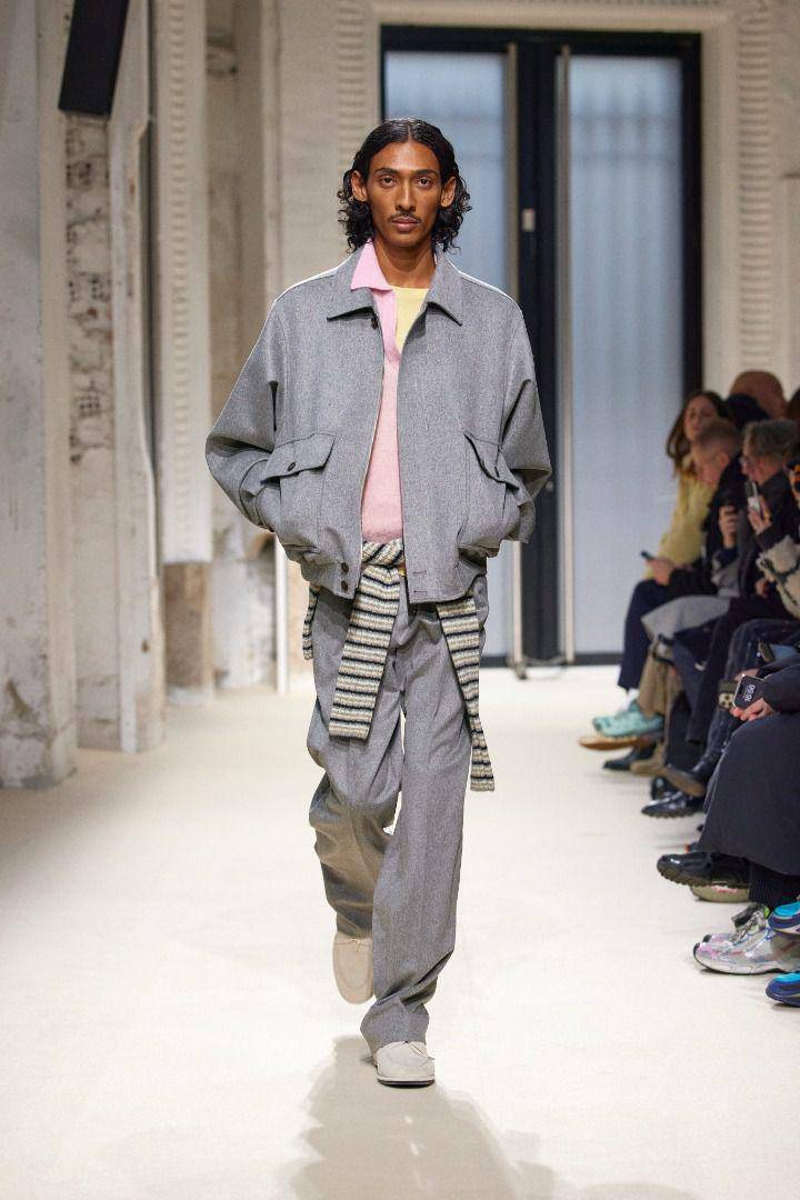 Auralee A/W 2025-26 di Paris Fashion Week Men's (dok. Auralee Japan)
