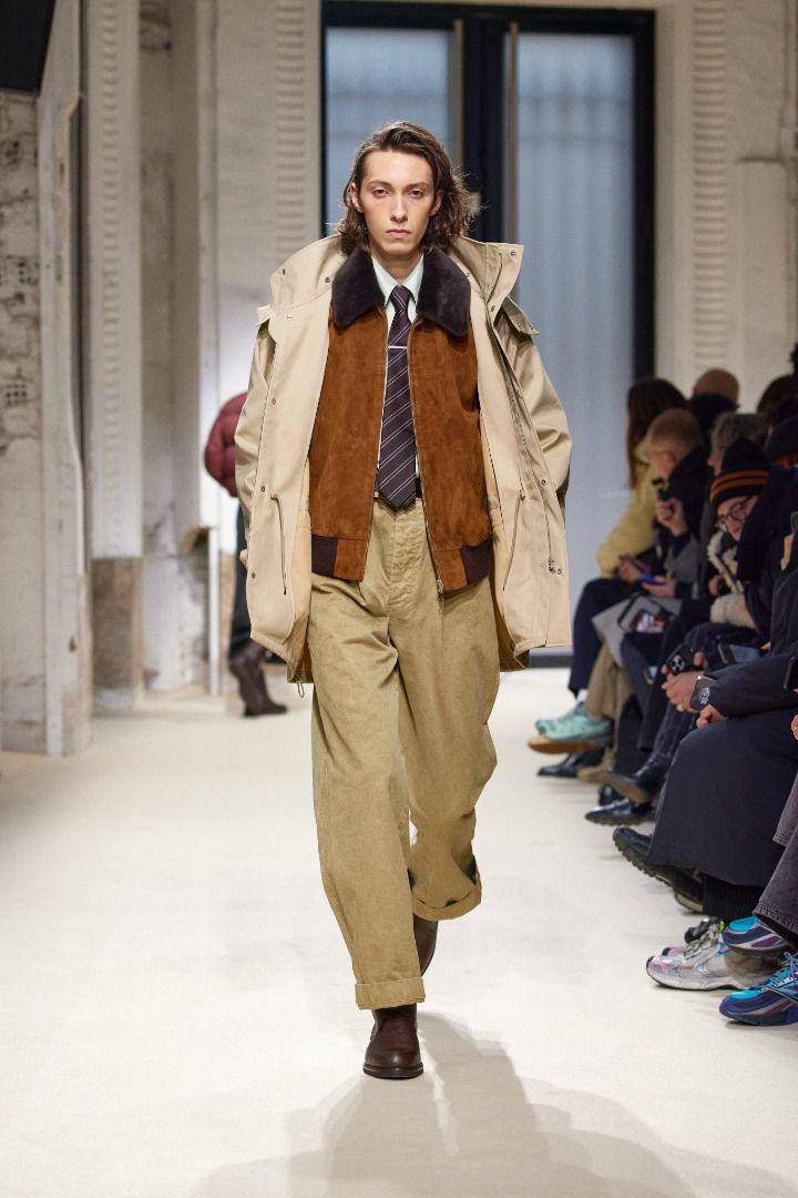 Auralee A/W 2025-26 di Paris Fashion Week Men's (dok. Auralee Japan)