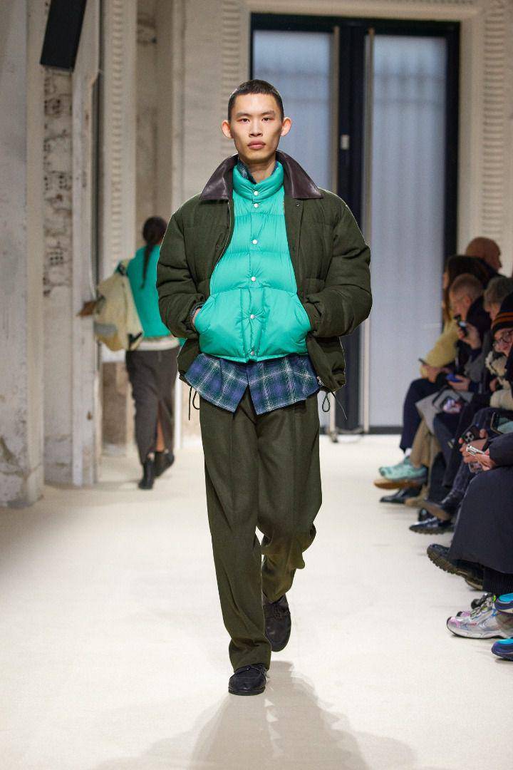 Auralee A/W 2025-26 di Paris Fashion Week Men's (dok. Auralee Japan)