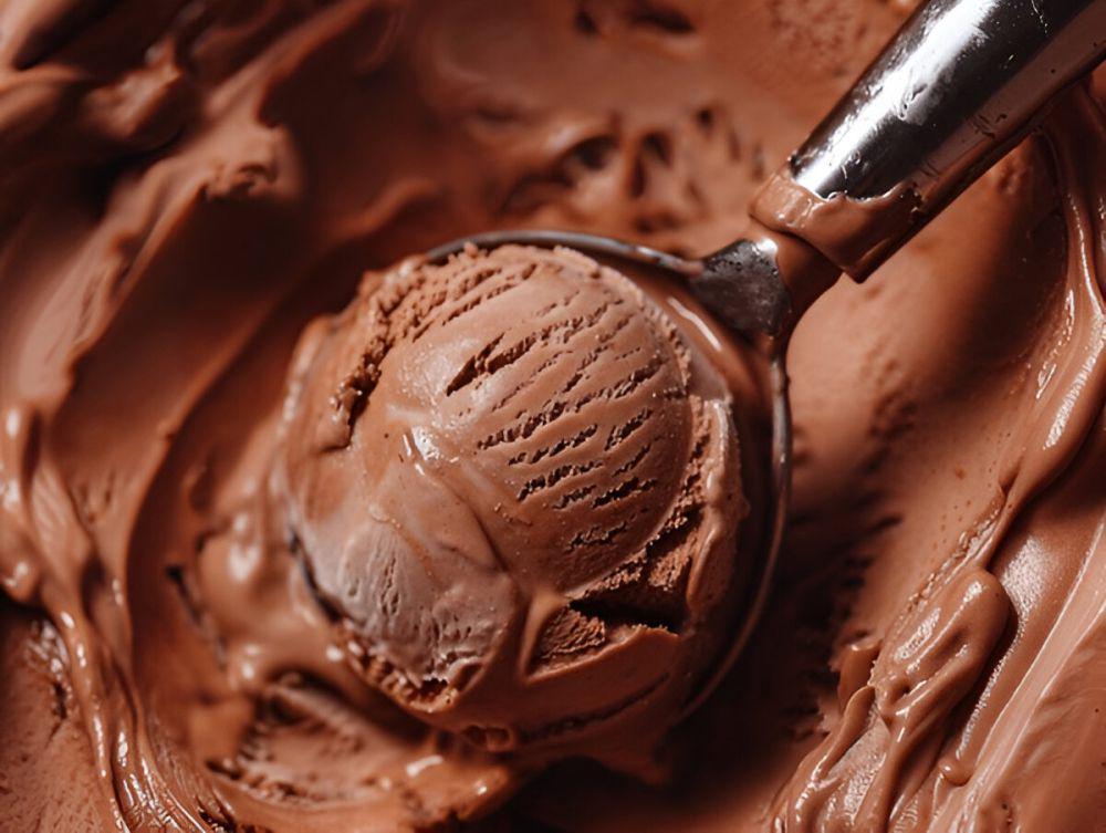 MUI dan DPRD Jatim Kecam Es Krim Varian Miras di Surabaya