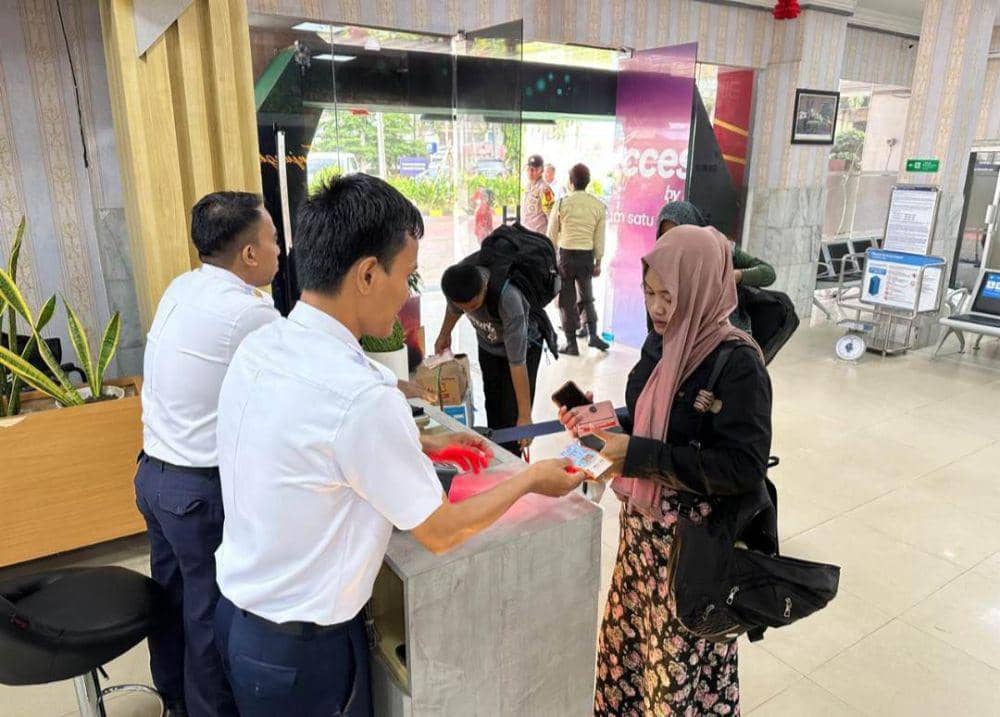 Aktivitas penumpang kereta api Divre IV Tanjungkarang di masa angkutan Nataru 2024/2025. (Dok. KAI Tanjungkarang).
