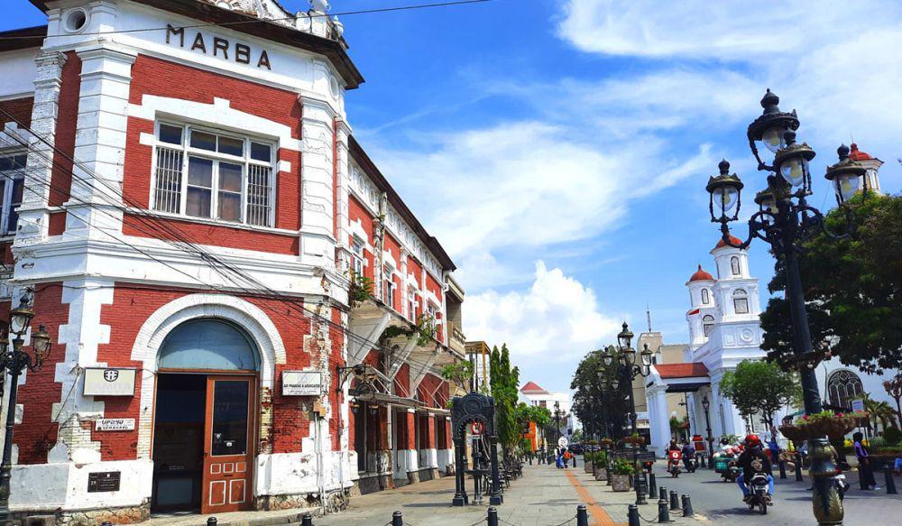 Tren Liburan ke Luar Negeri vs Wisata Lokal, Ini 4 Dampak Ekonominya!