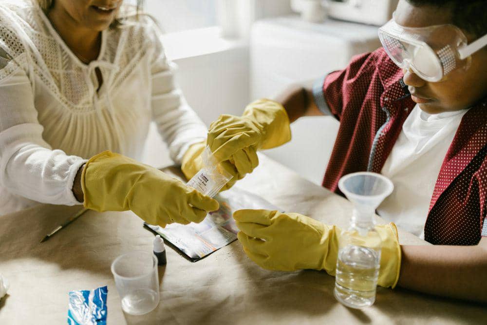 5 Eksperimen Sains Sederhana yang Bisa Dilakukan di Rumah, Bikin Cerdas!