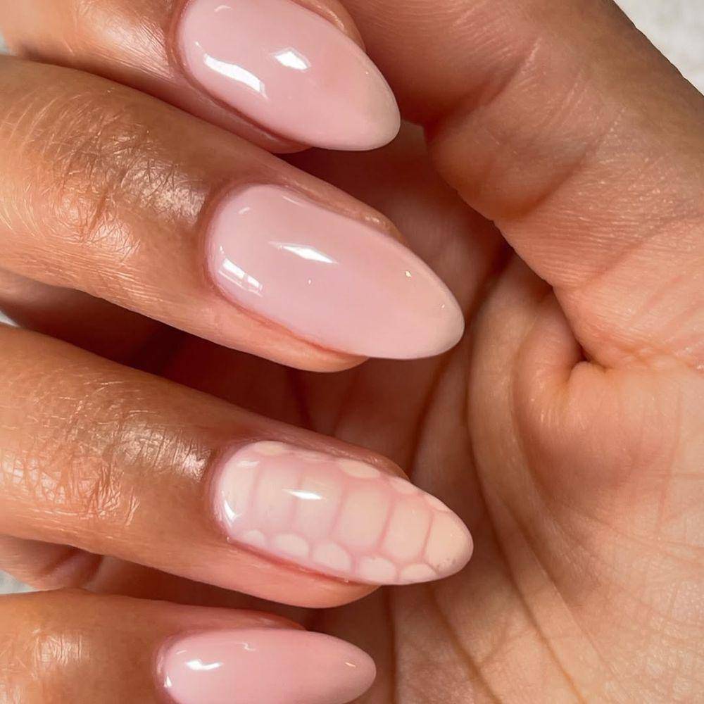 Nail art tema ular (instagram.com/bytayah)
