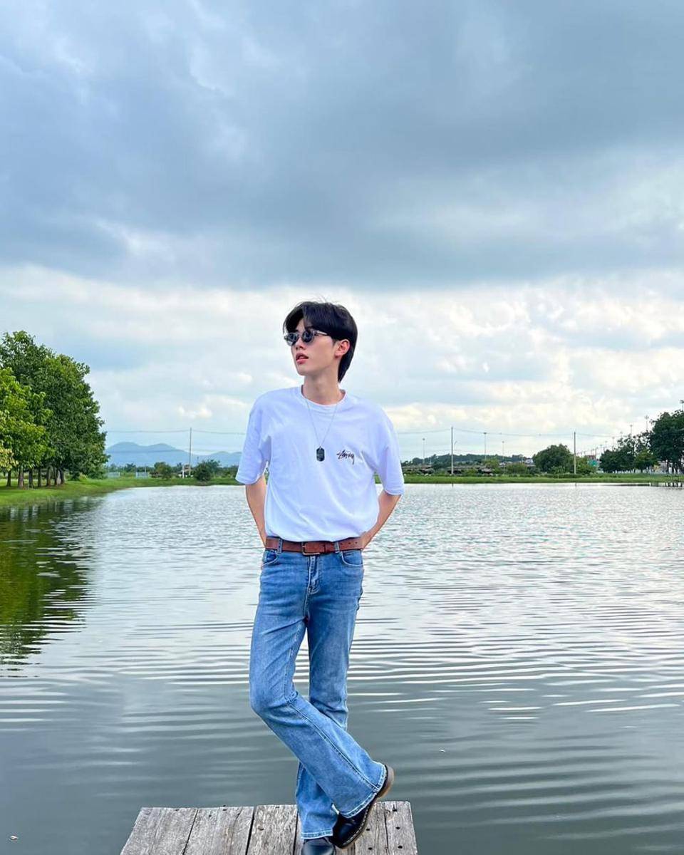 outfit loose pants ala Teepakron Kwanboon (instagram.com/ppromxx_)