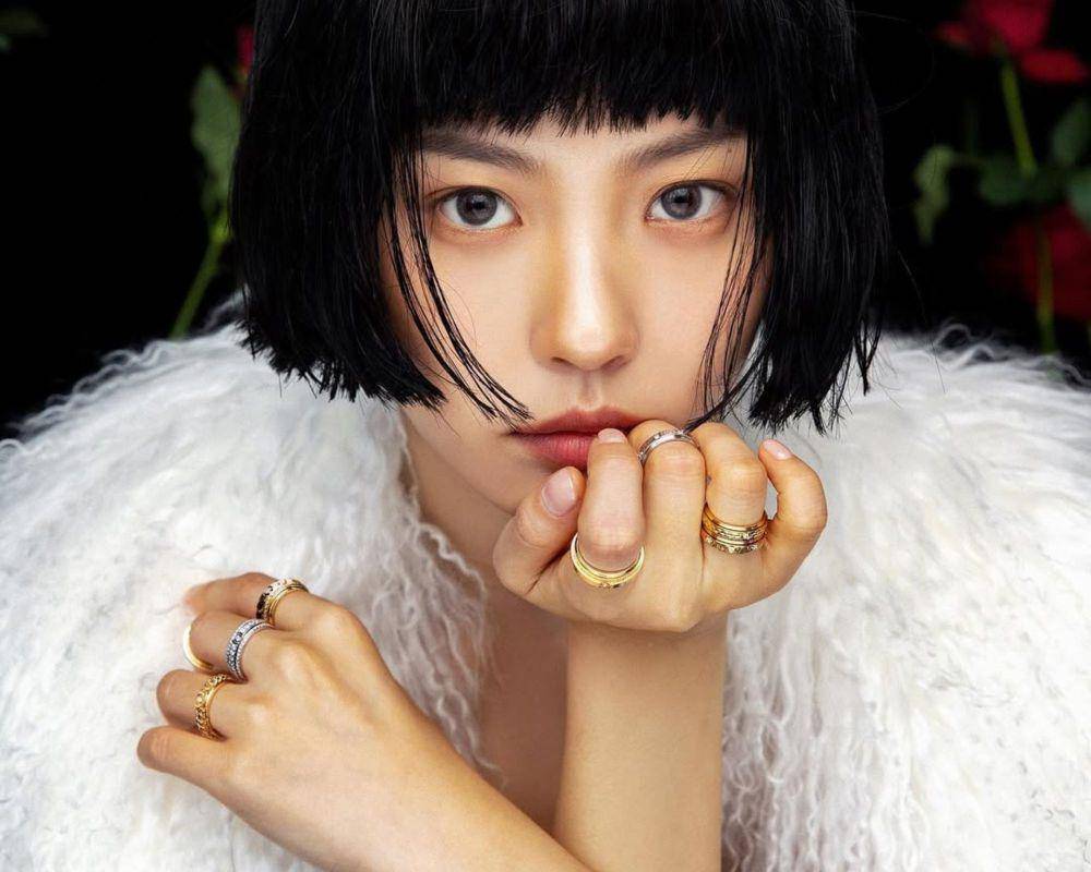 Go Min Si (instagram.com/gominsi)