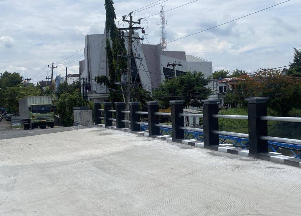 Rehabilitasi jembatan di Perumahan Semarang Indah, Kelurahan Karangayu, Kecamatan Semarang Barat untuk meminimalisasi genangan dan antisipasi banjir. (dok. Pemkot Semarang)