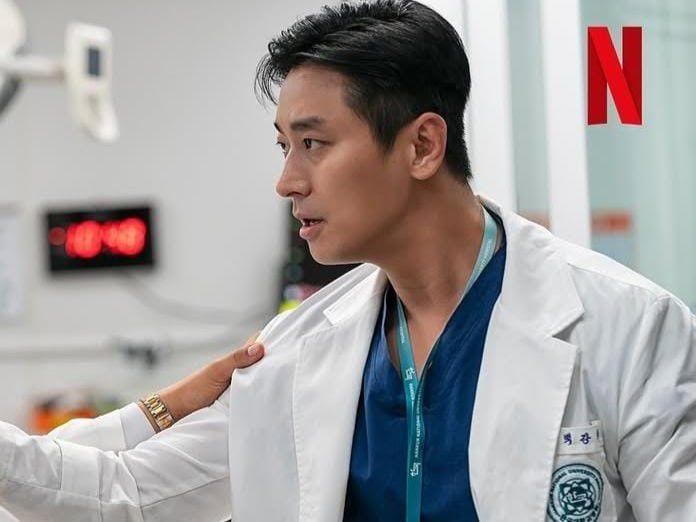 7 Realitas Baek Kang Hyuk di The Trauma Code: Heroes on Call