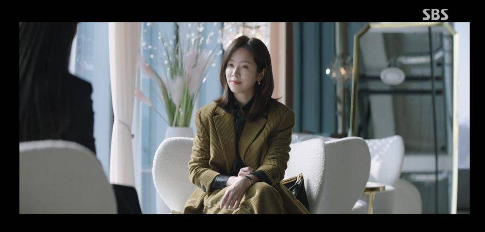 4 Sikap Kang Ji Yoon Love Scout Sebagai Cewek Independen, Relate?
