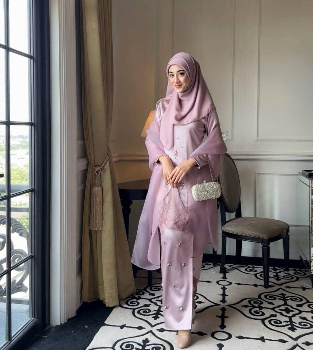 Inspirasi OOTD ala Nimas Azzlia (instagram.com/azzllia)