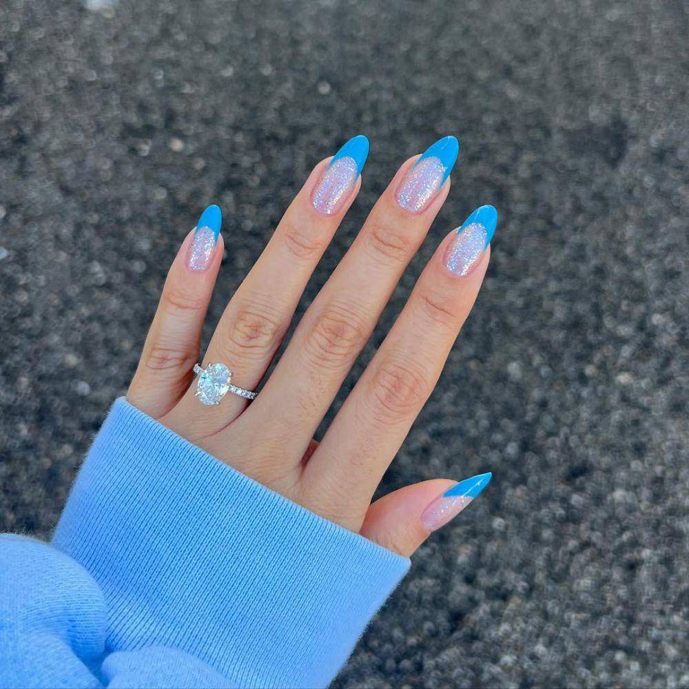 inspirasi nail art 2 warna (instagram.com/nailsbyzola)