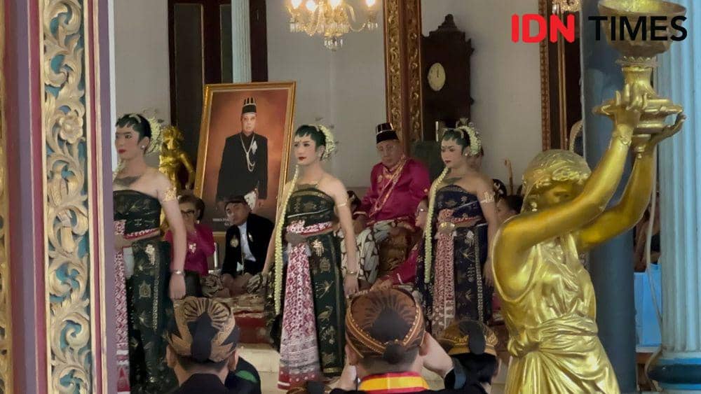 Para penari Bedhaya Ketawang. (IDN Times/Larasati Rey)