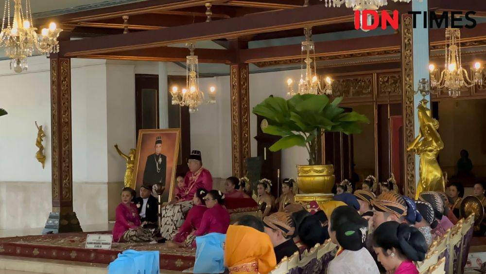 Peringatan Tinggalan Jumenengan Raja PB XIII Keraton So. (IDN Times/Larasati Rey)