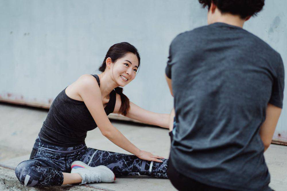 ilustrasi olahraga stretching (pexels.com/Ketut Subiyanto)