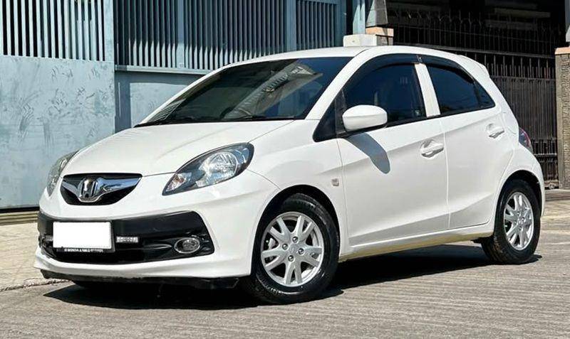 Honda Brio E 2013 (facebook.com/Yuli Yayu)
