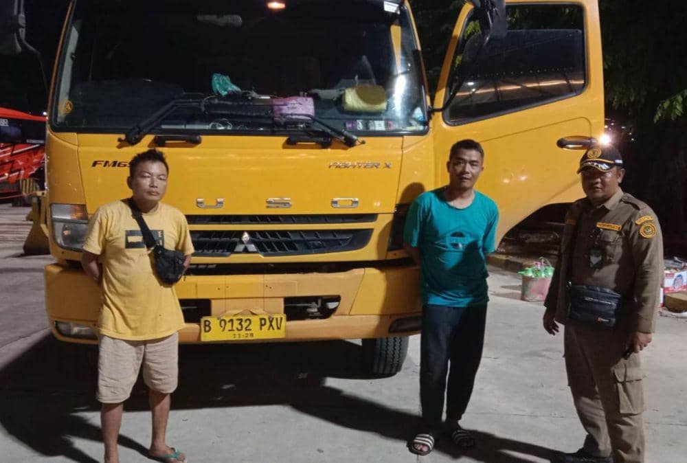 Pengungkapan 464 ekor burung di Pelabuhan Bakauheni oleh petugas Karantina Lampung. (Dok. Karantina Lampung).