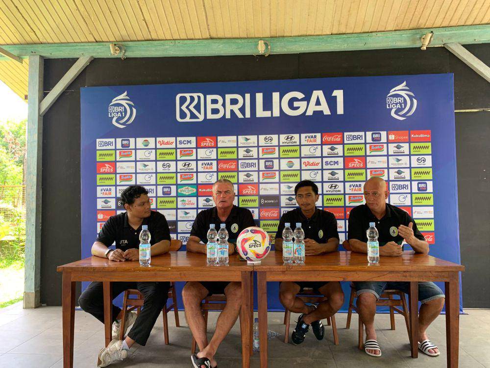 Pelatih PSS Sleman, Mazola Junior tetap tenang meski Cleberson absen lawan Semen Padang. (Dok. Tim Media PSS)