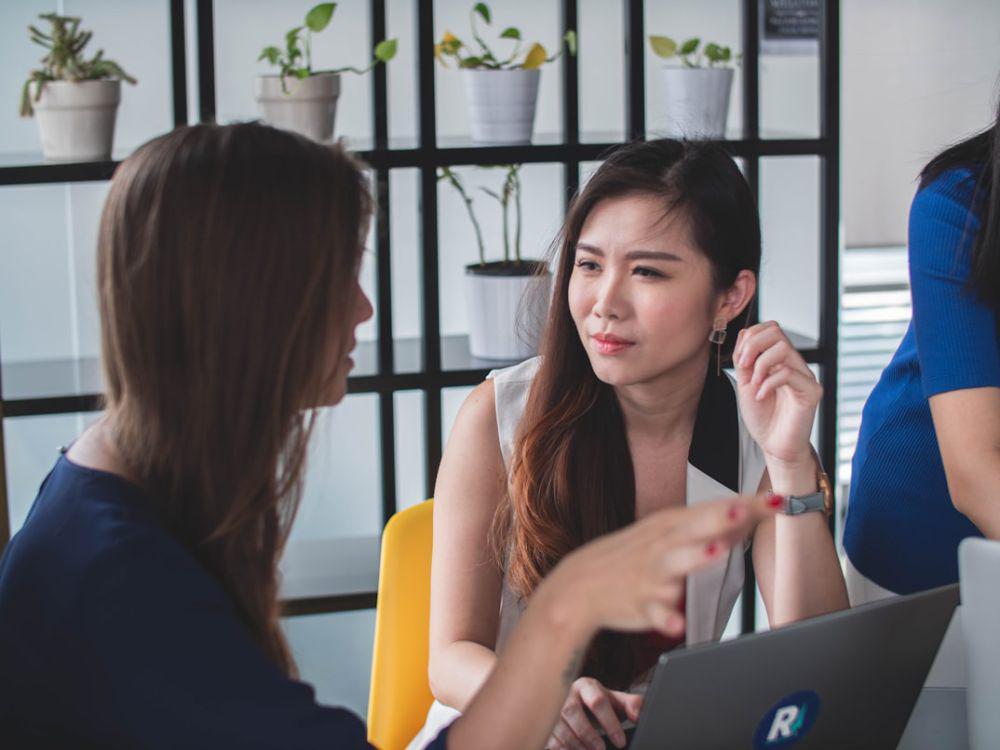 5 Tipe Orang Sebaiknya Gak Kamu Ceritain Rahasia