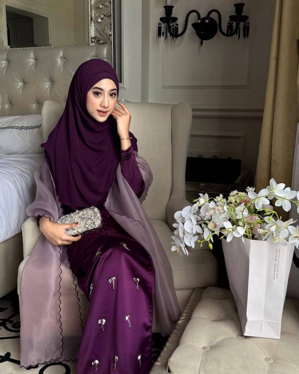 Inspirasi OOTD ala Nimas Azzlia (instagram.com/azzllia)