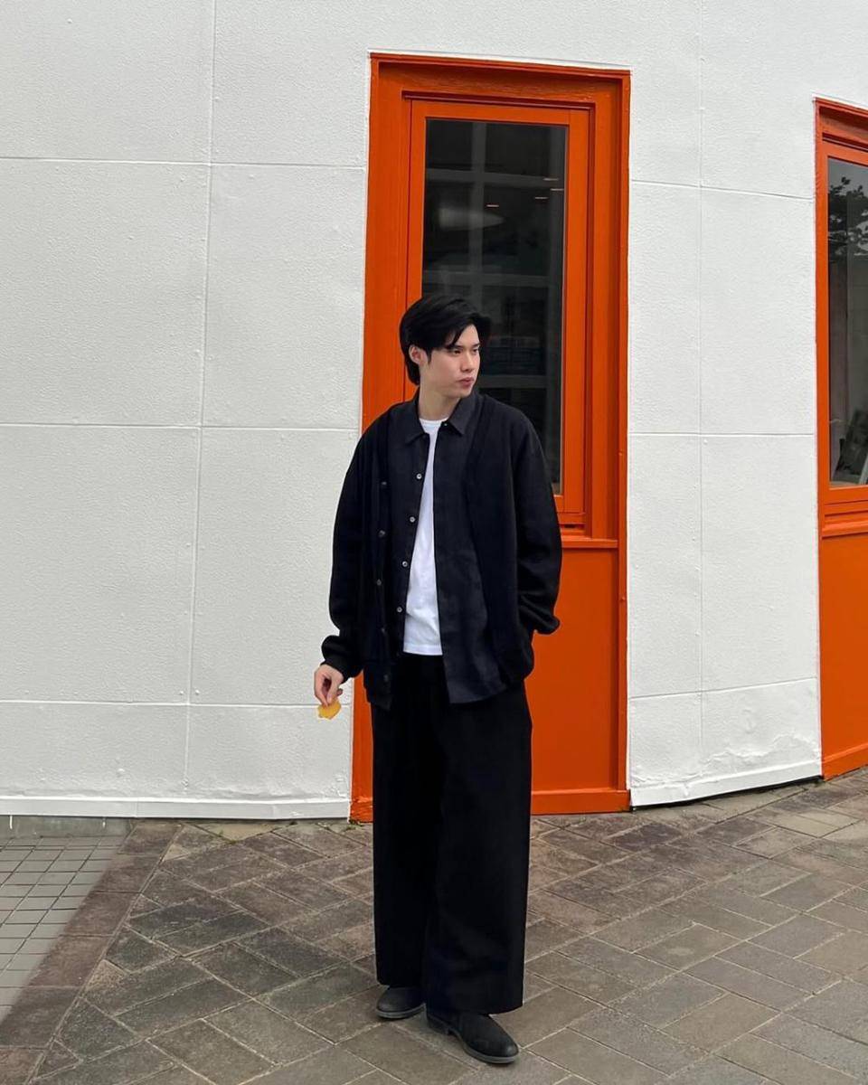 outfit ke kampus ala Peak Peemapol (instagram.com/peakpeemapol)