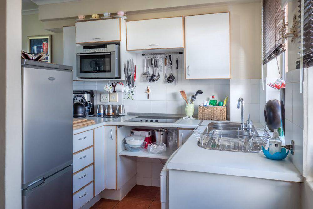 inspirasi desain dapur 3x3 (pexels.com/Jean van der Meulen)