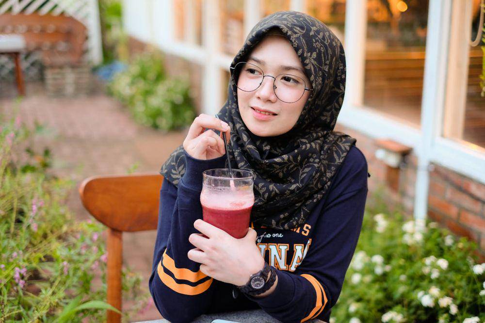 ilustrasi hijab bermotif (pexels.com/destiawan nur agustra)