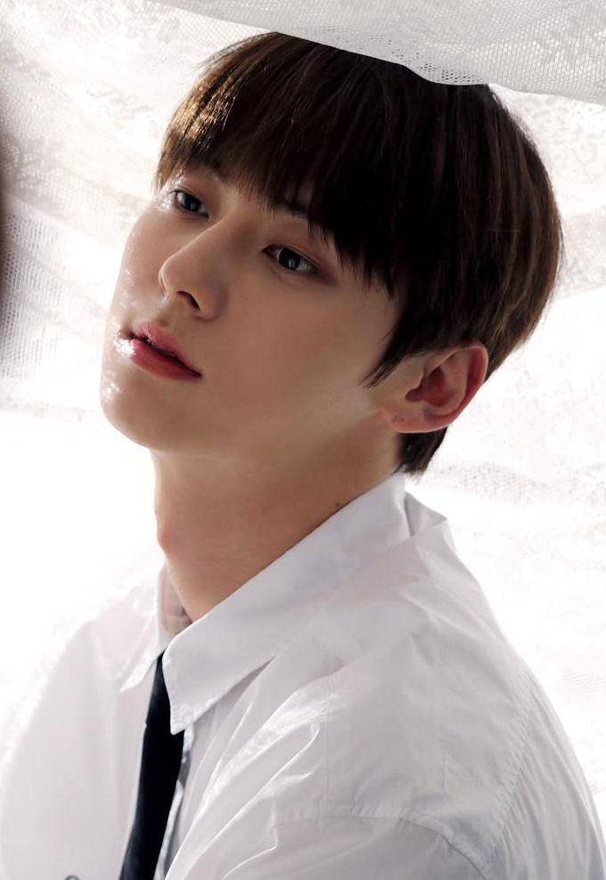 Hwang Min Hyun (instagram.com/nuest_official)